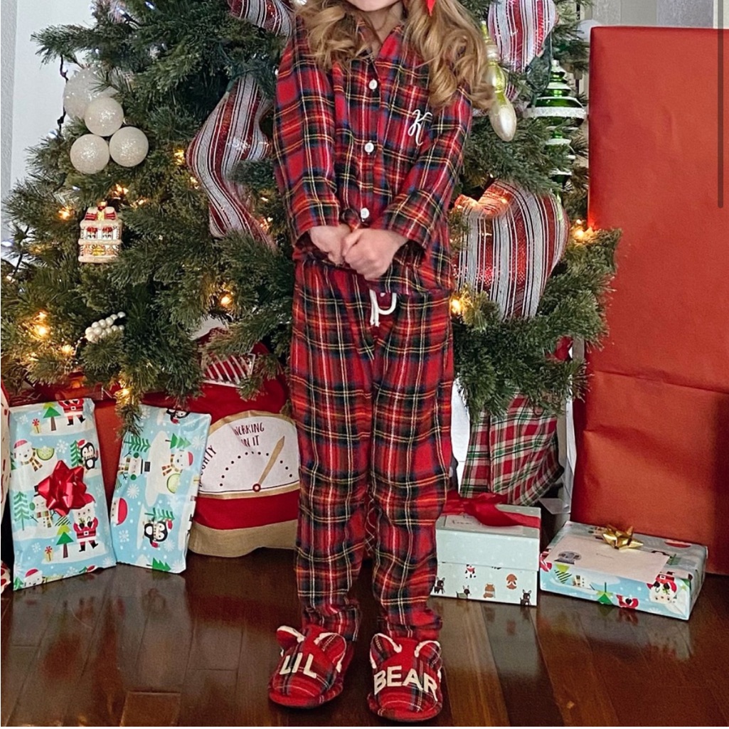 Classic Plaid Christmas Pajama With K Monogram Size 6 Euc